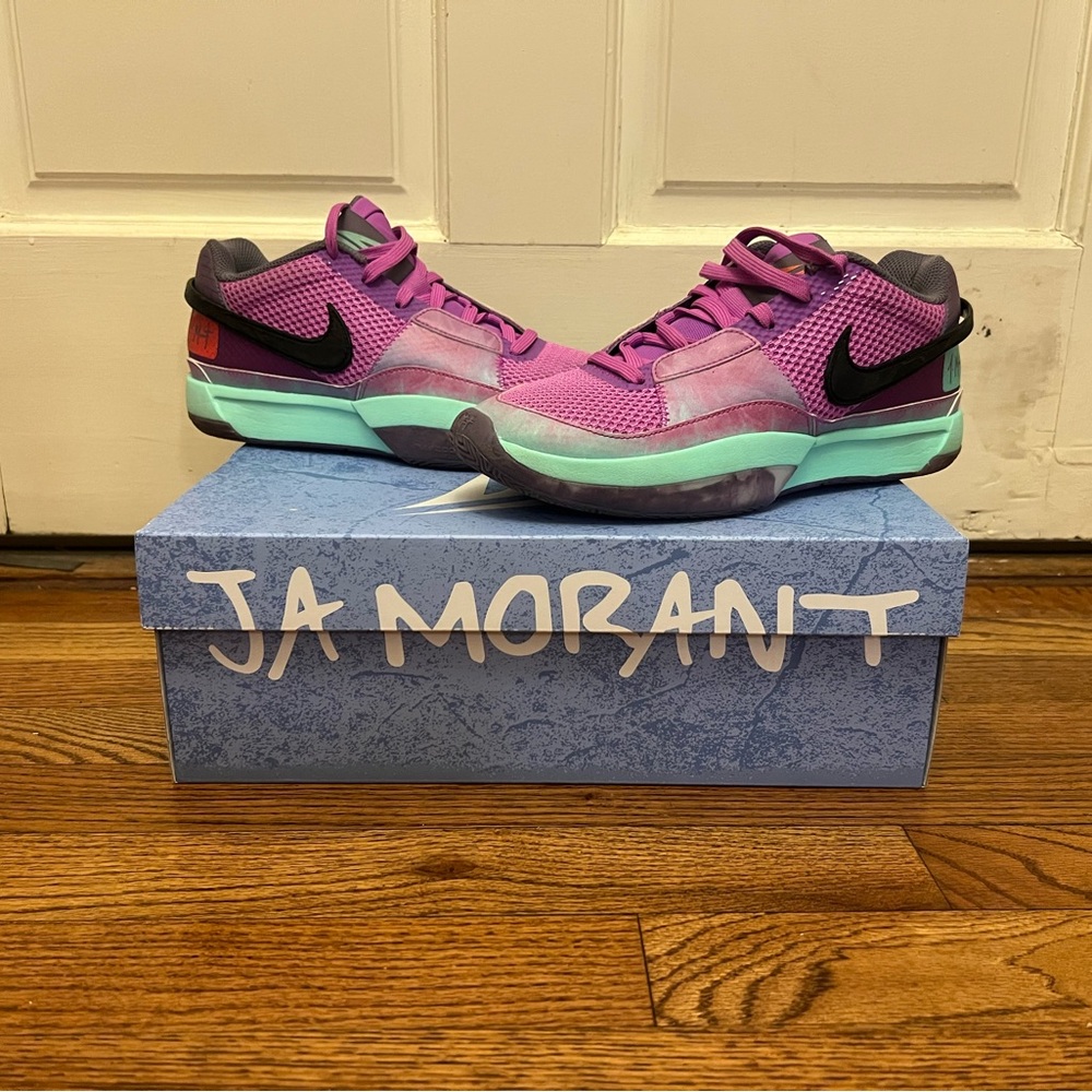 Ja Morant 1s “Christmas” nike